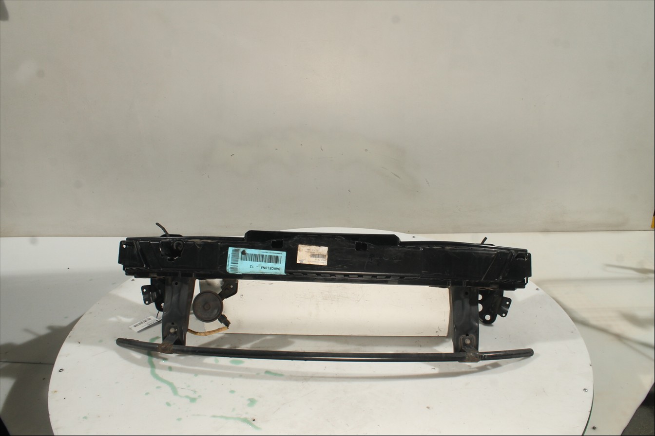 Traviesa paragolpes Del.