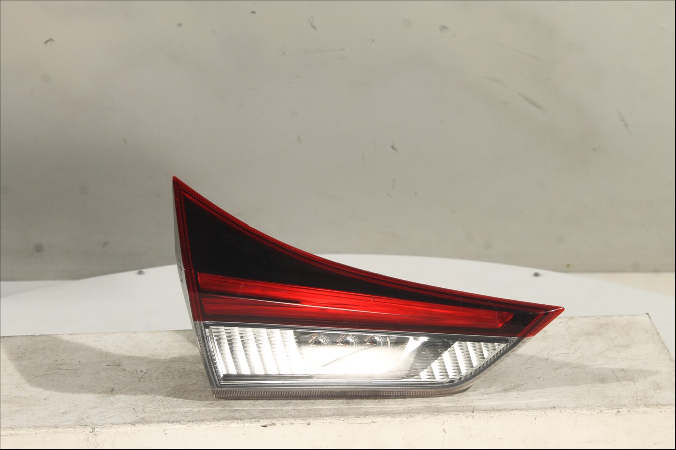 Piloto interior Tra. Izq.