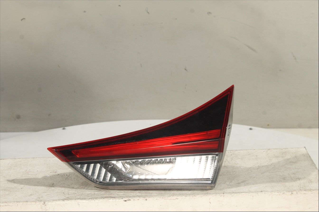 Piloto interior Tra. Der.