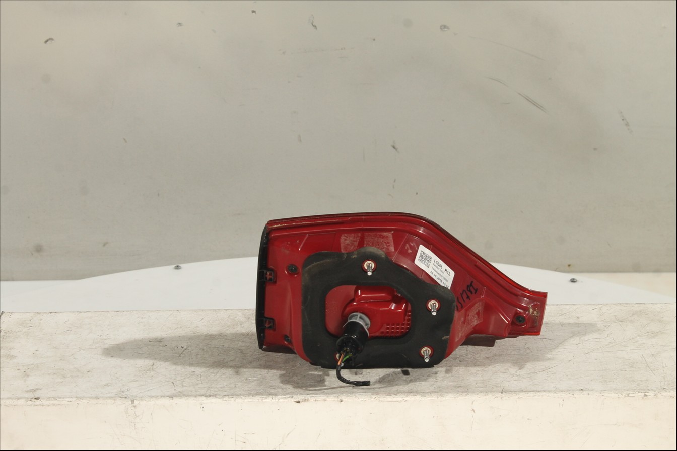 Piloto interior Tra. Izq.