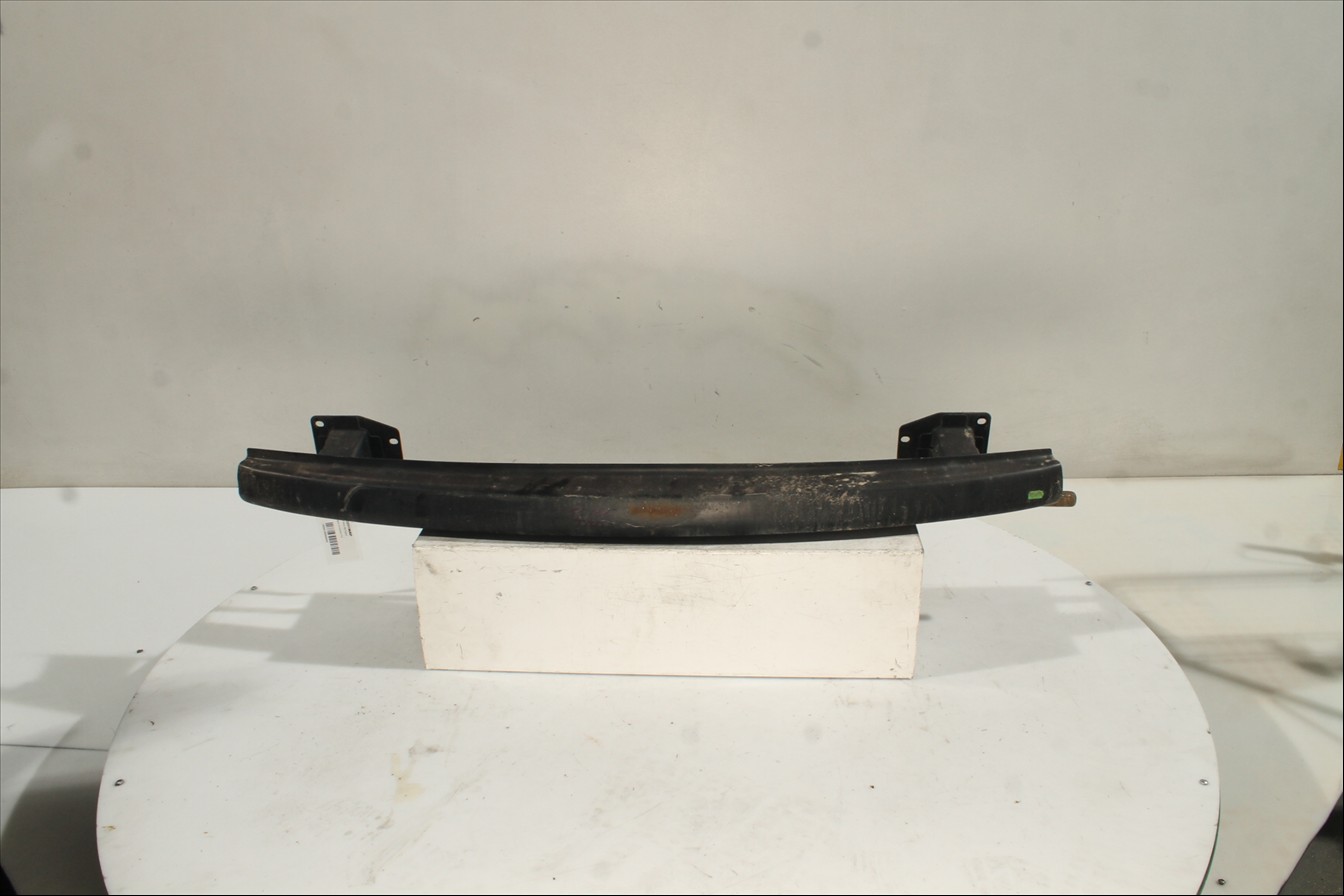 Traviesa paragolpes Tra.