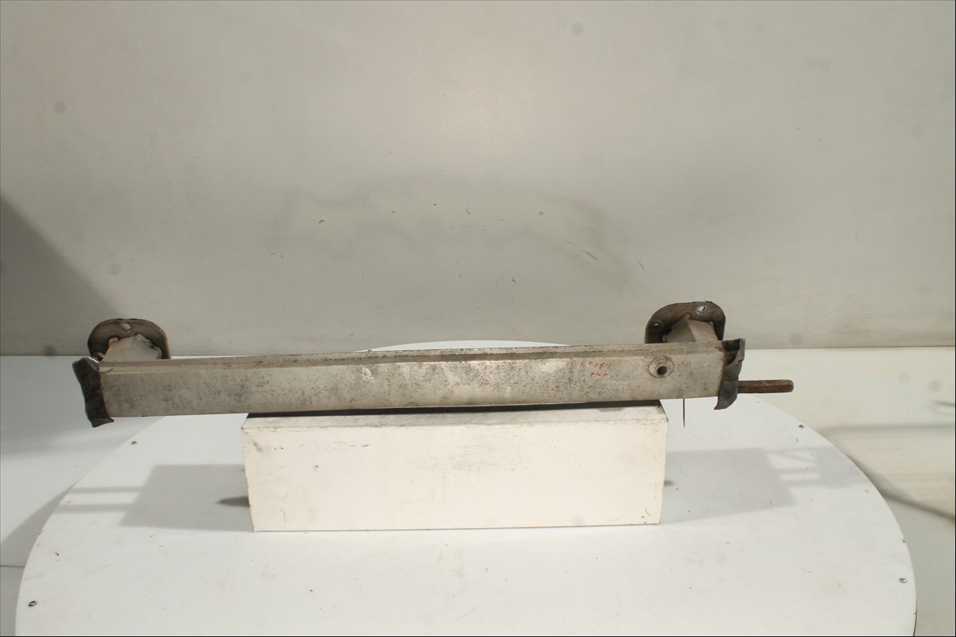 Traviesa paragolpes Tra.