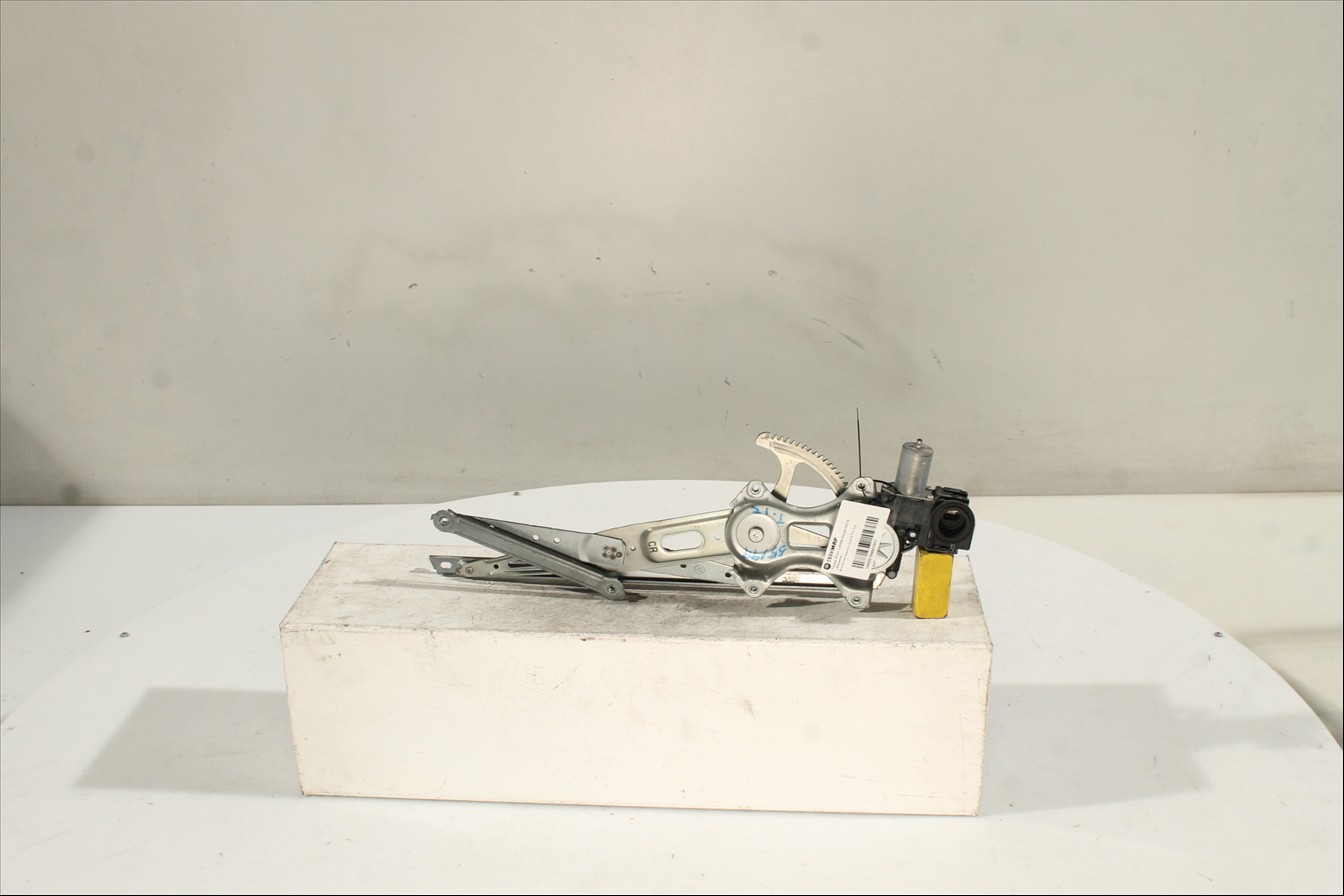 Elevalunas eléctrico puerta Tra. Izq.