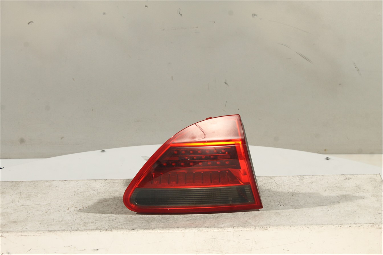 Piloto interior Tra. Izq.