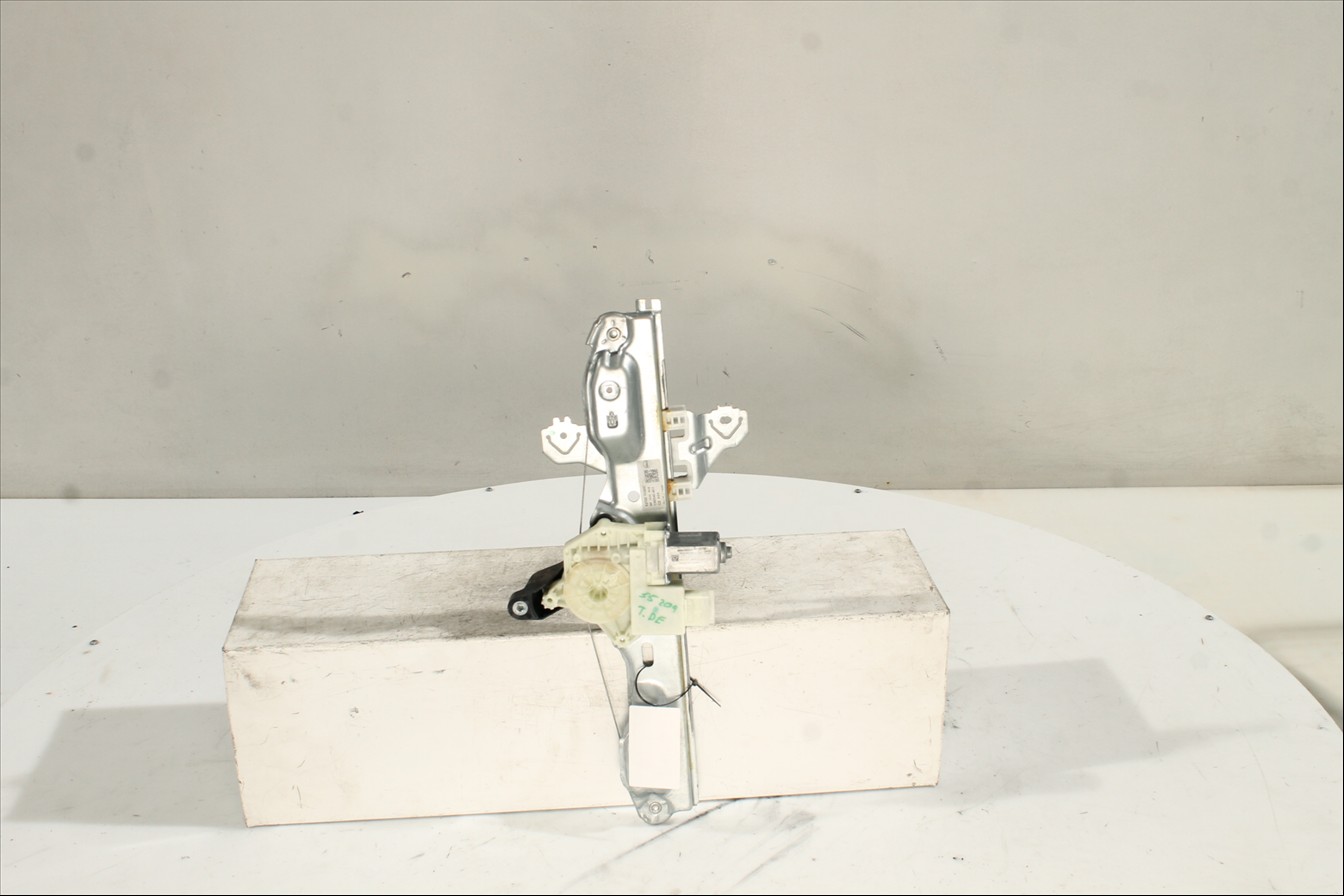 Elevalunas eléctrico puerta Tra. Der.