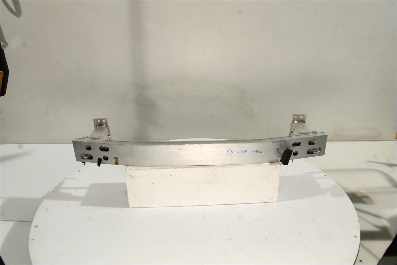 Traviesa paragolpes Del.