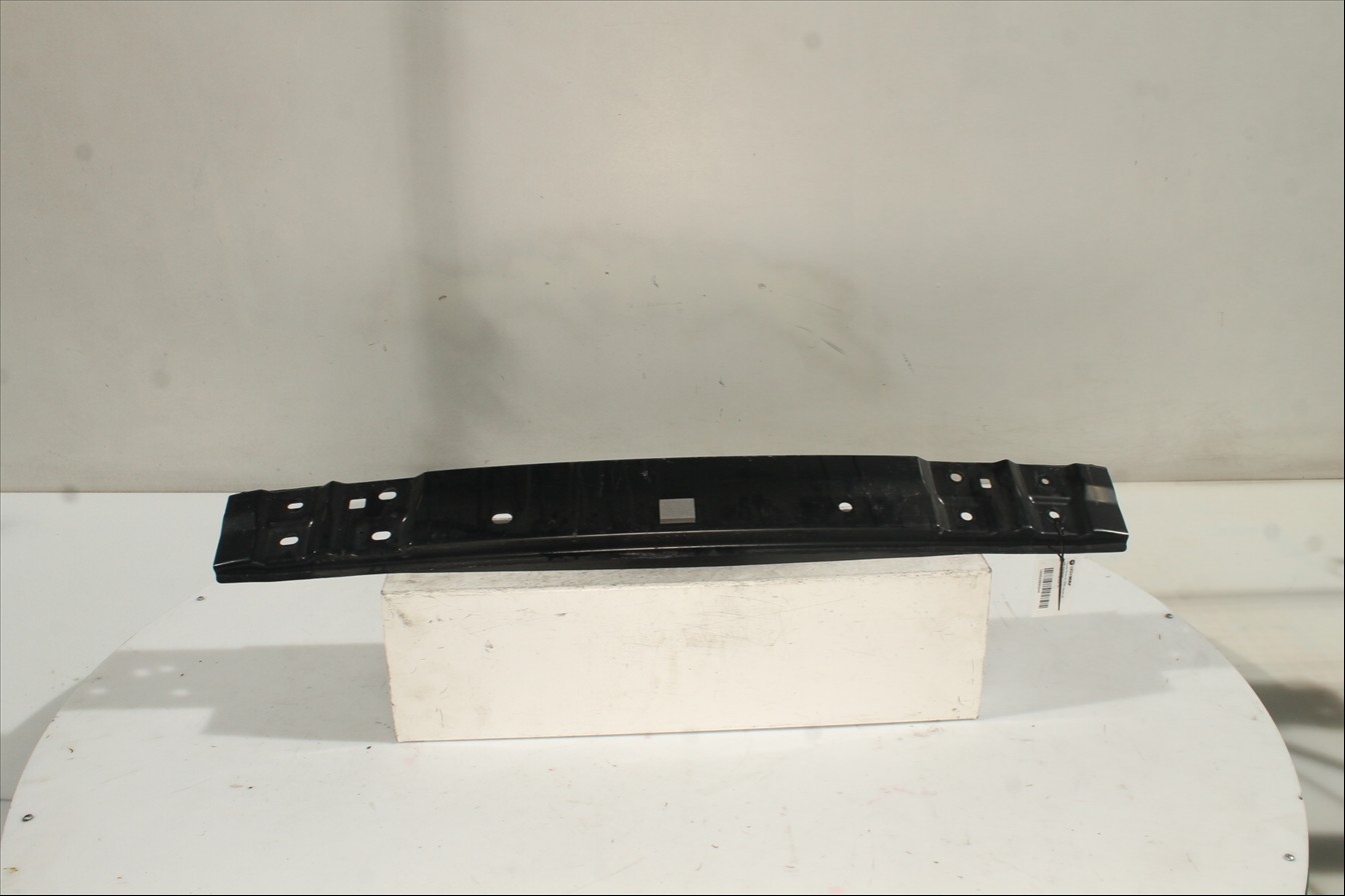 Traviesa paragolpes Tra.