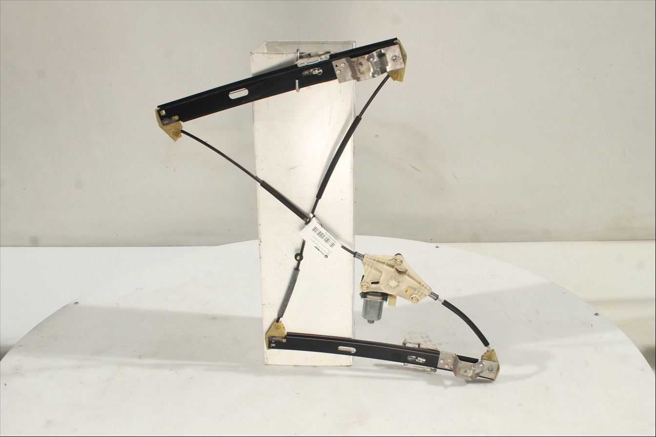 Elevalunas eléctrico puerta Del. Der.