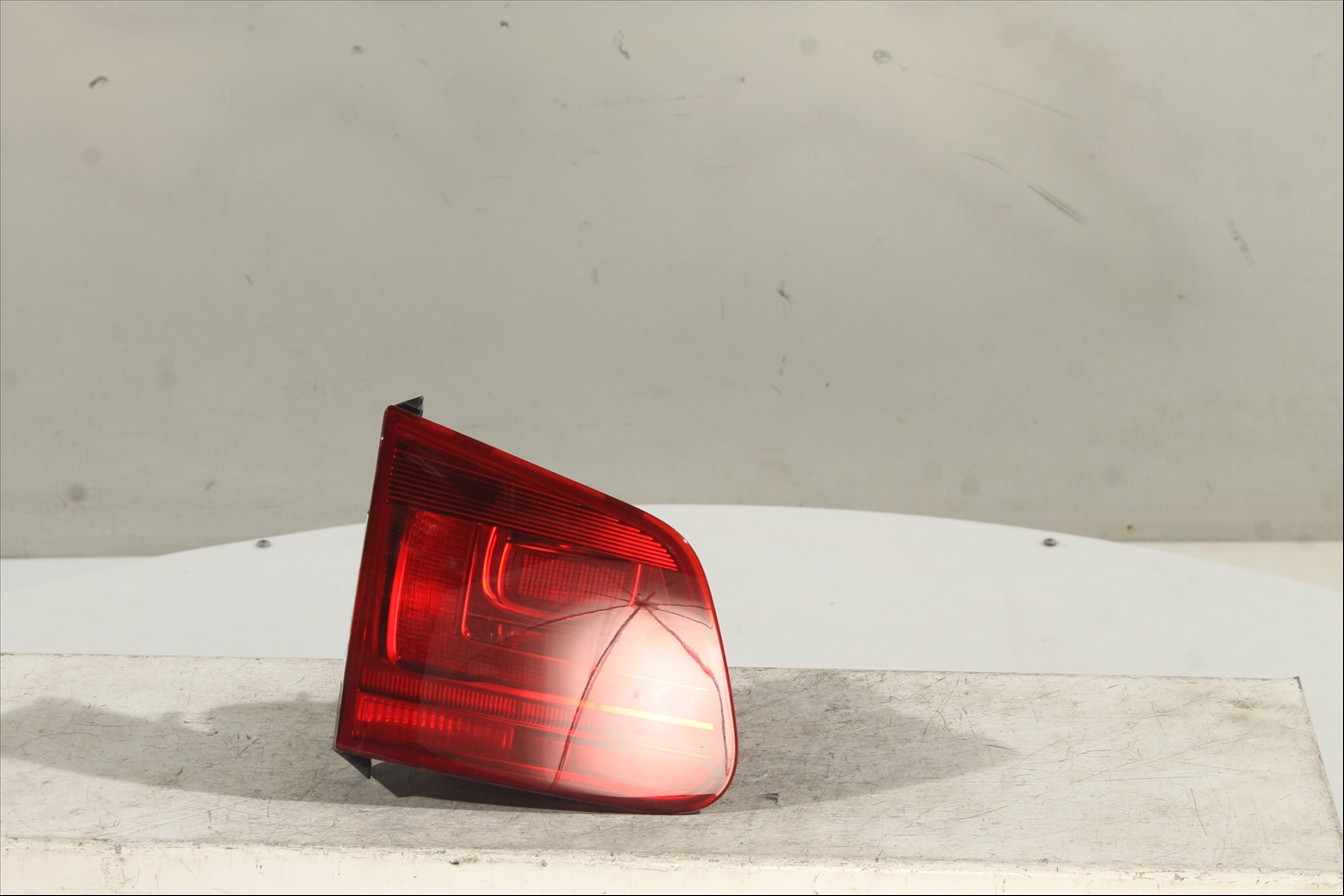 Piloto interior Tra. Izq.