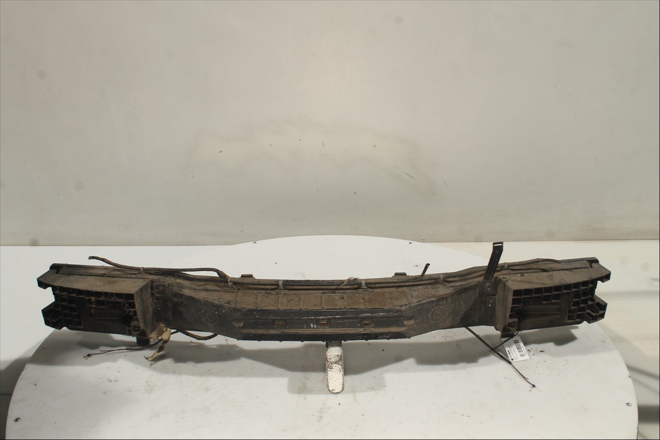 Traviesa paragolpes Tra.