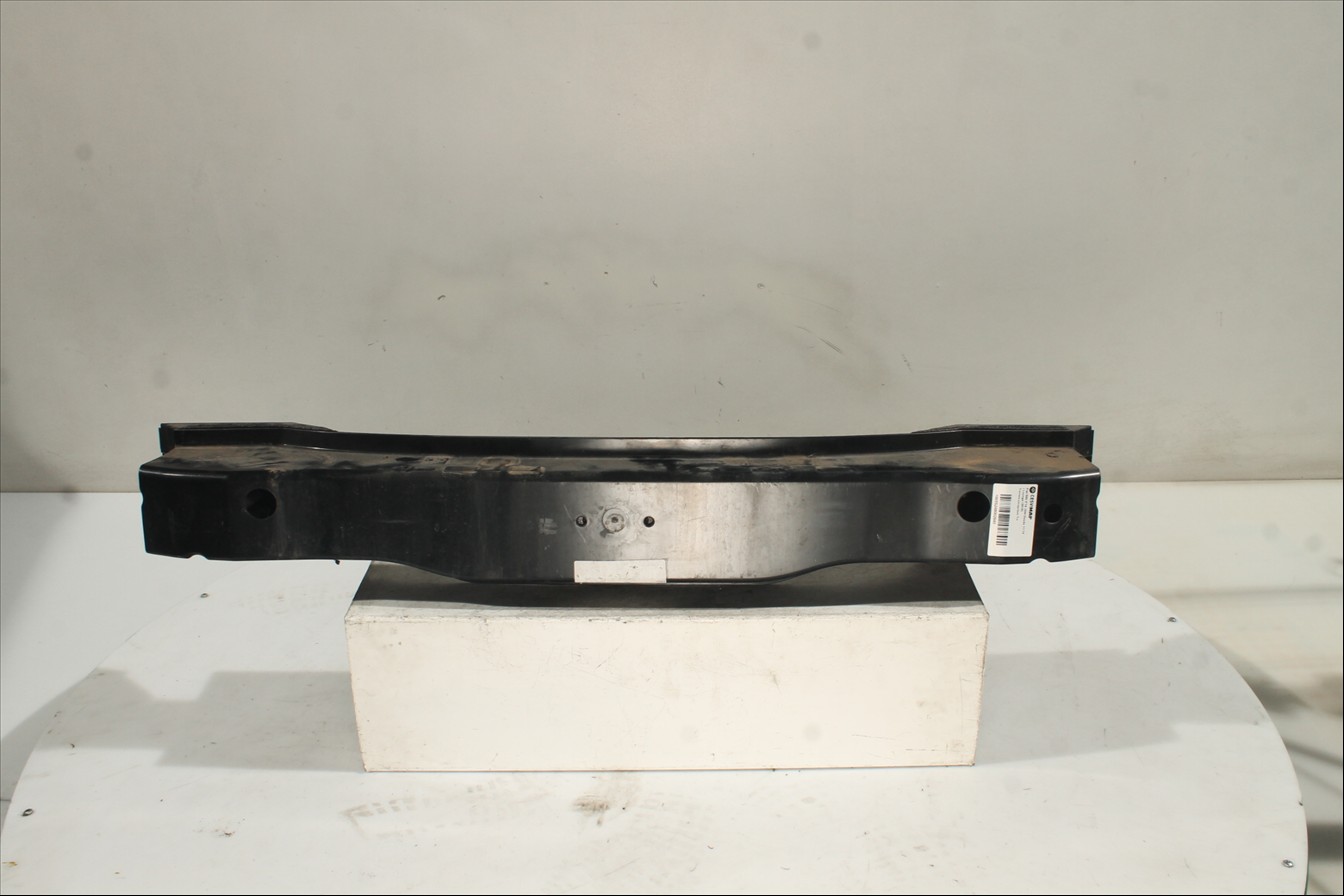 Traviesa paragolpes Tra.