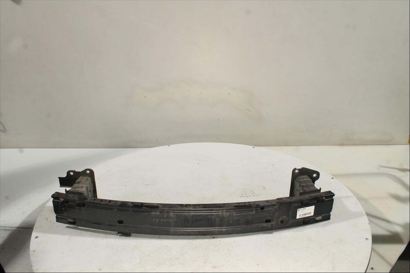 Traviesa paragolpes Del.