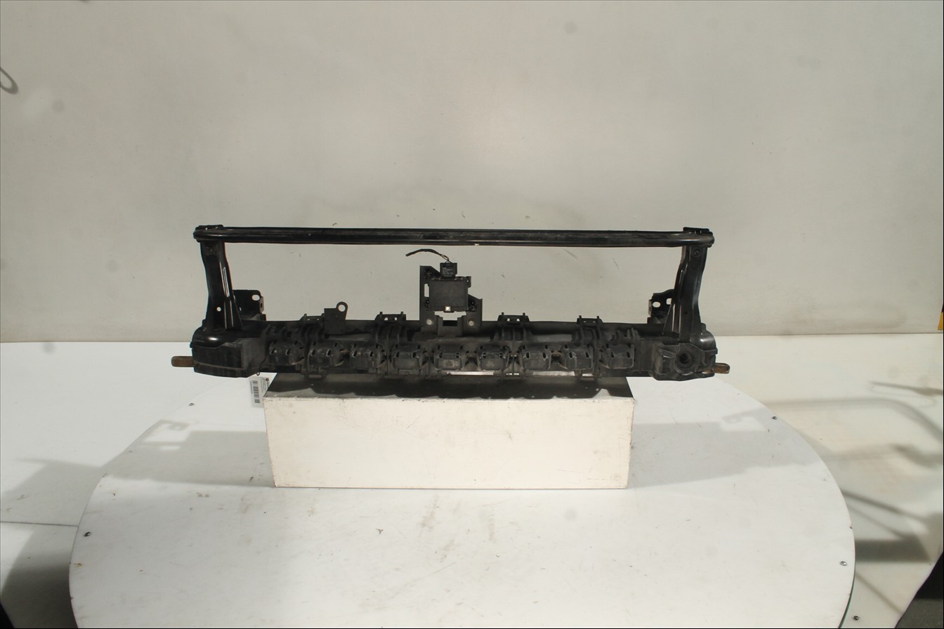 Traviesa paragolpes Del.