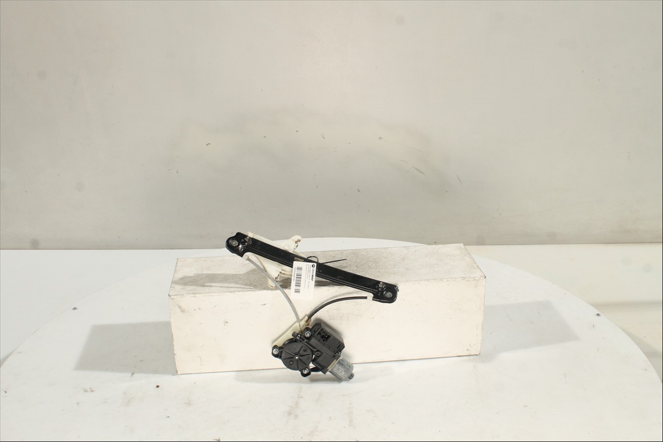 Elevalunas eléctrico puerta Tra. Izq.