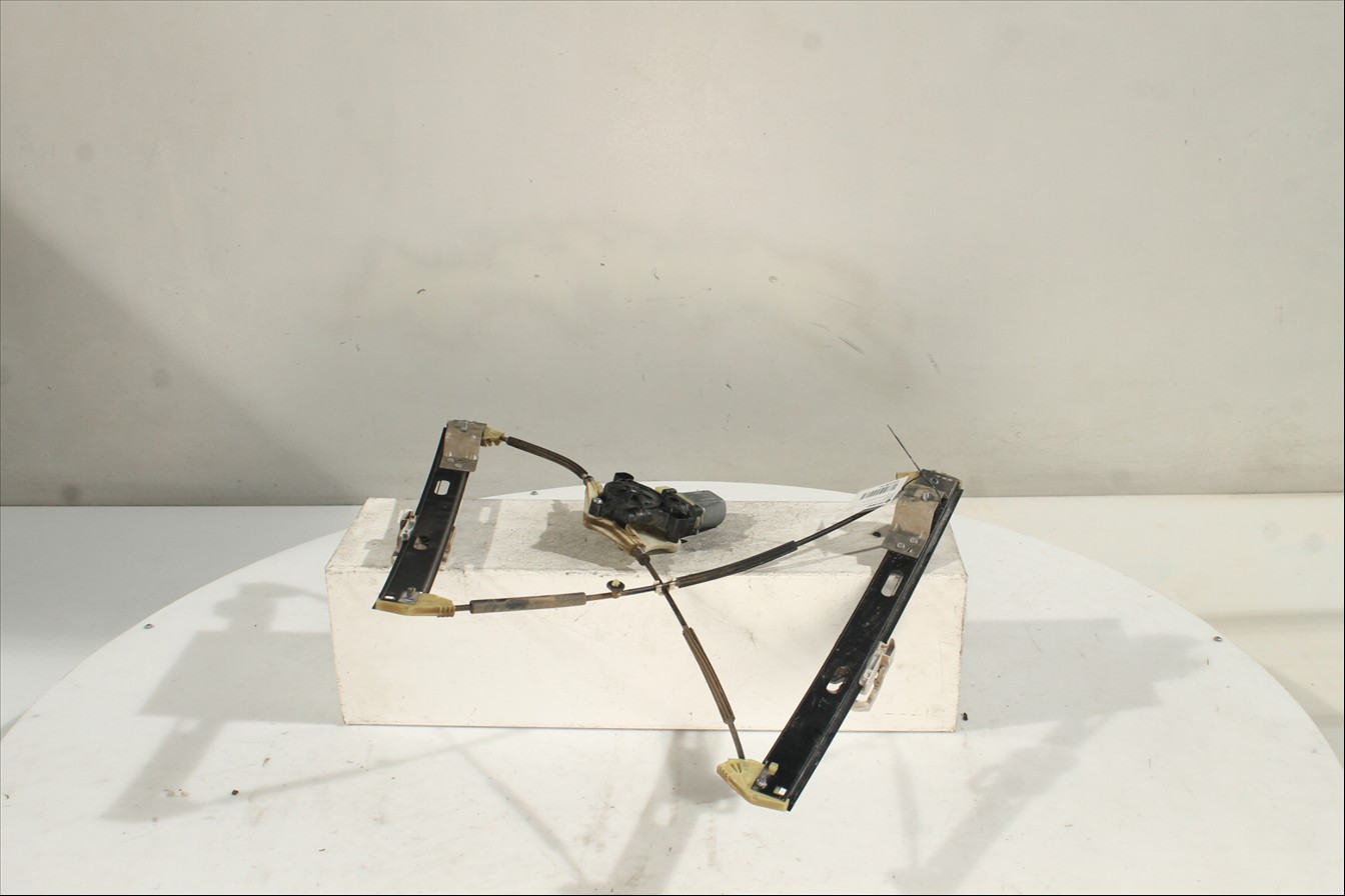 Elevalunas eléctrico puerta Del. Der.