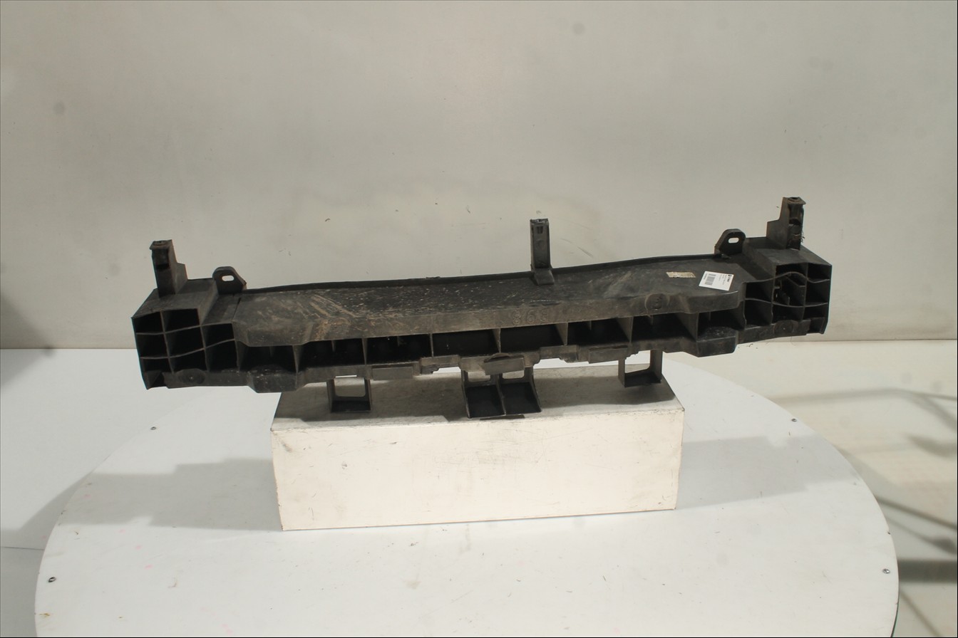 Traviesa paragolpes Tra.