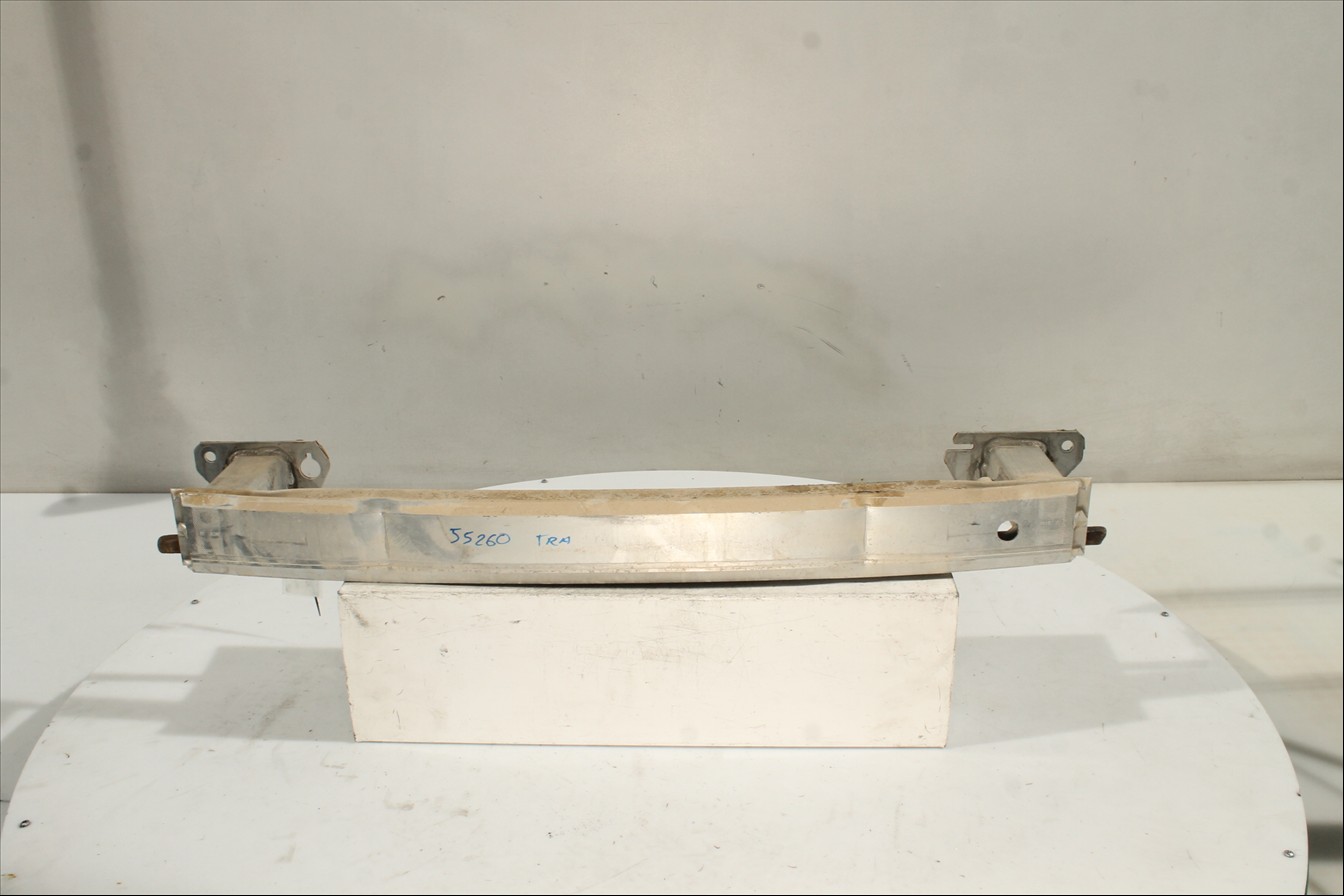 Traviesa paragolpes Tra.