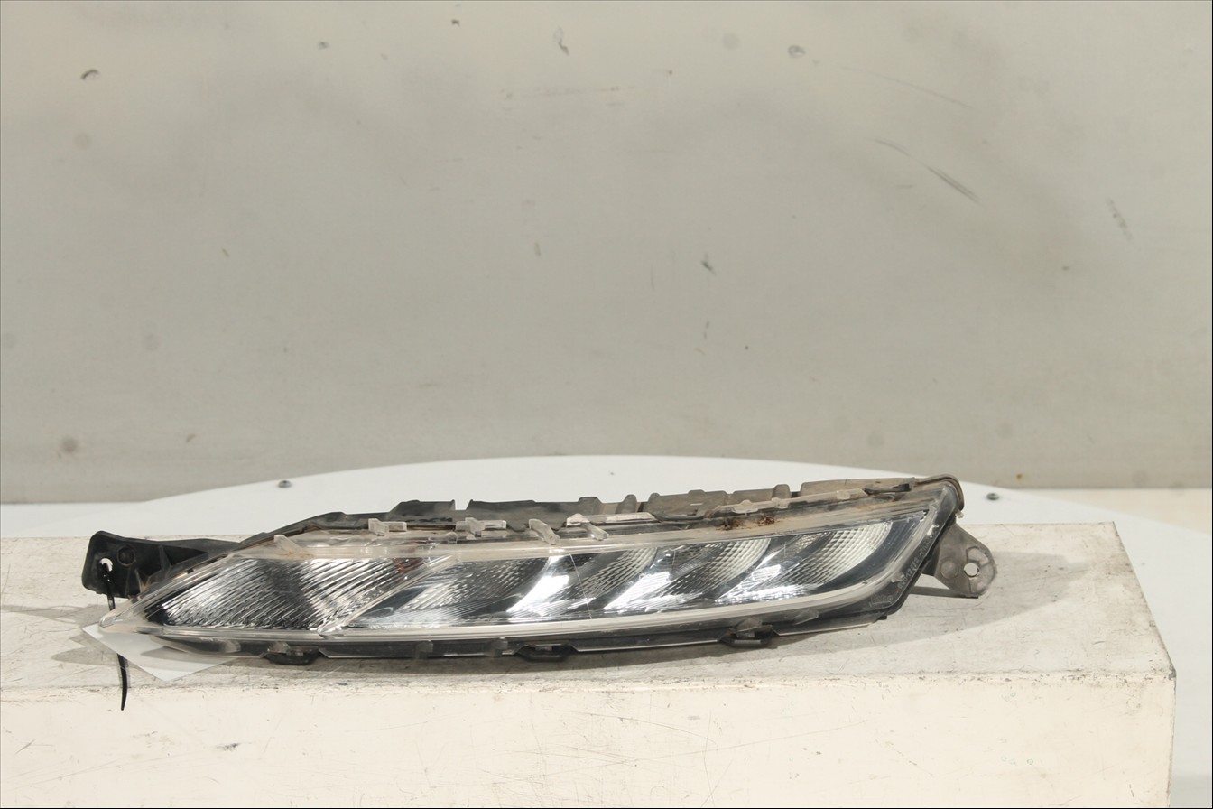 Piloto luz diurna Izq