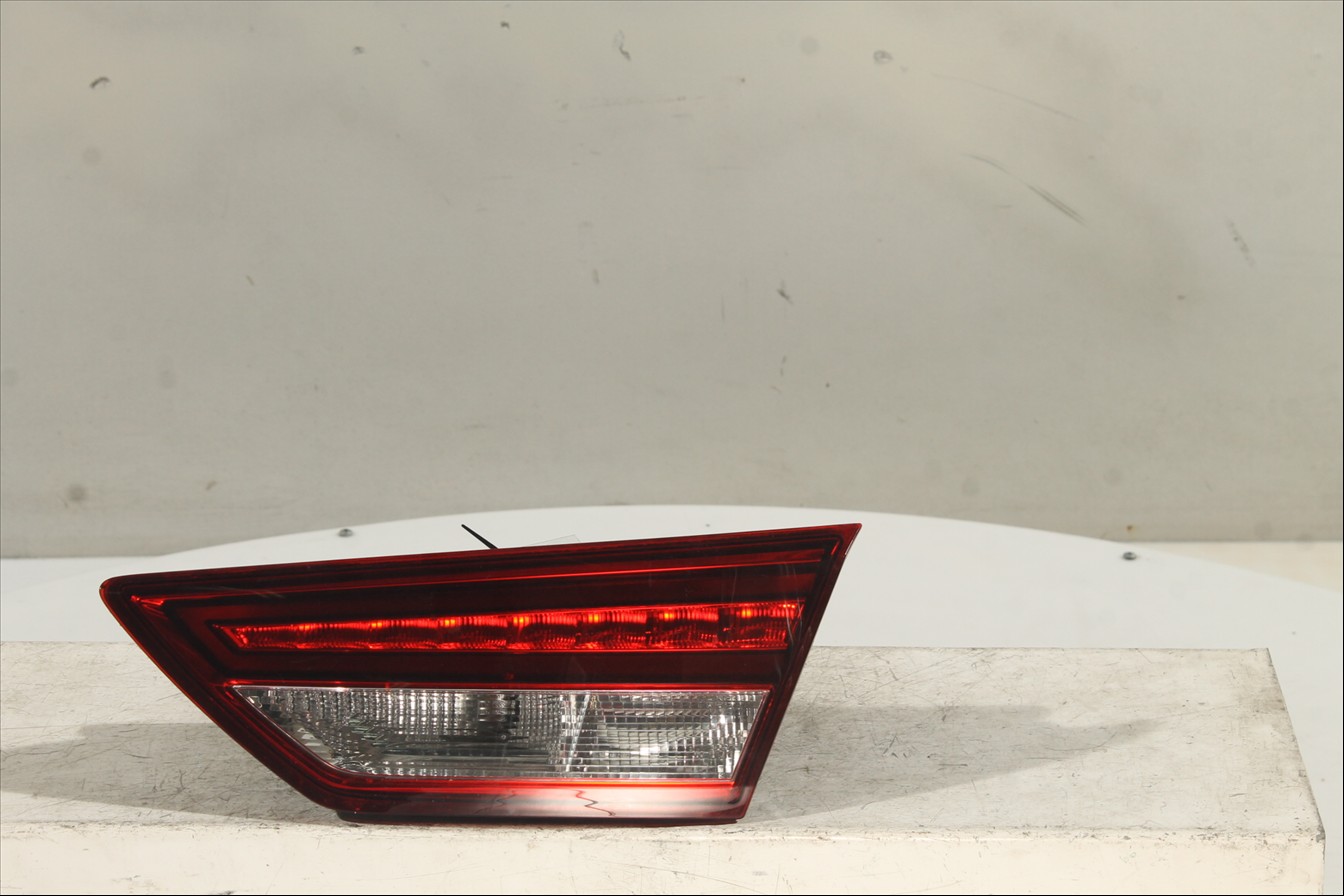 Piloto interior Tra. Der.