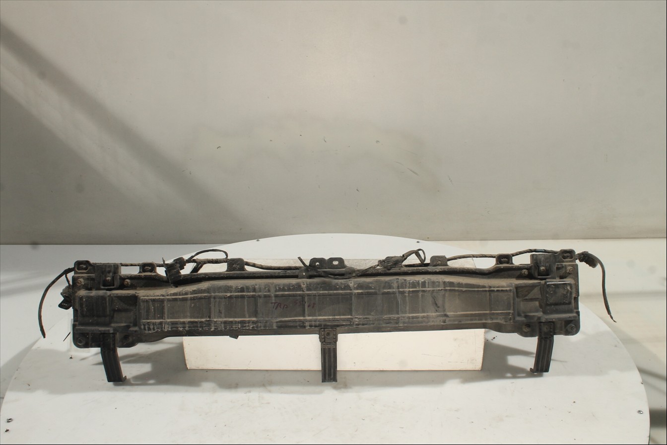 Traviesa paragolpes Tra.