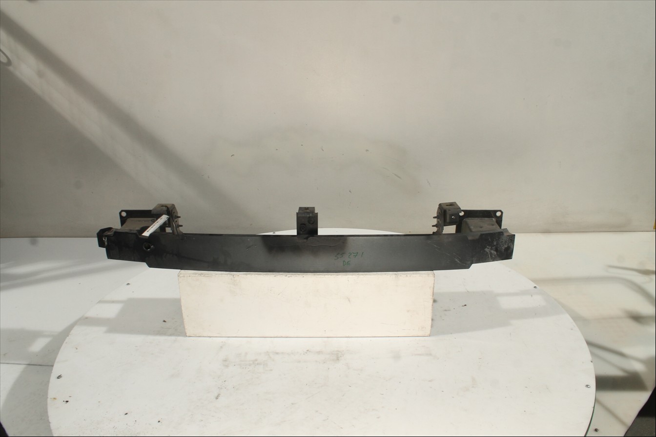 Traviesa paragolpes Del.