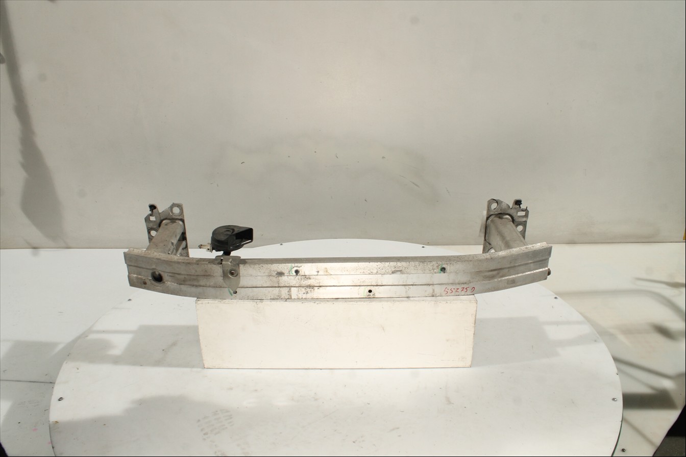 Traviesa paragolpes Del.