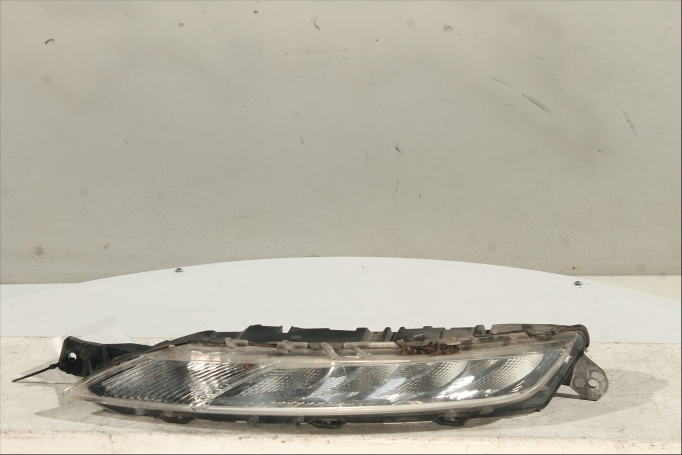 Piloto luz diurna Izq