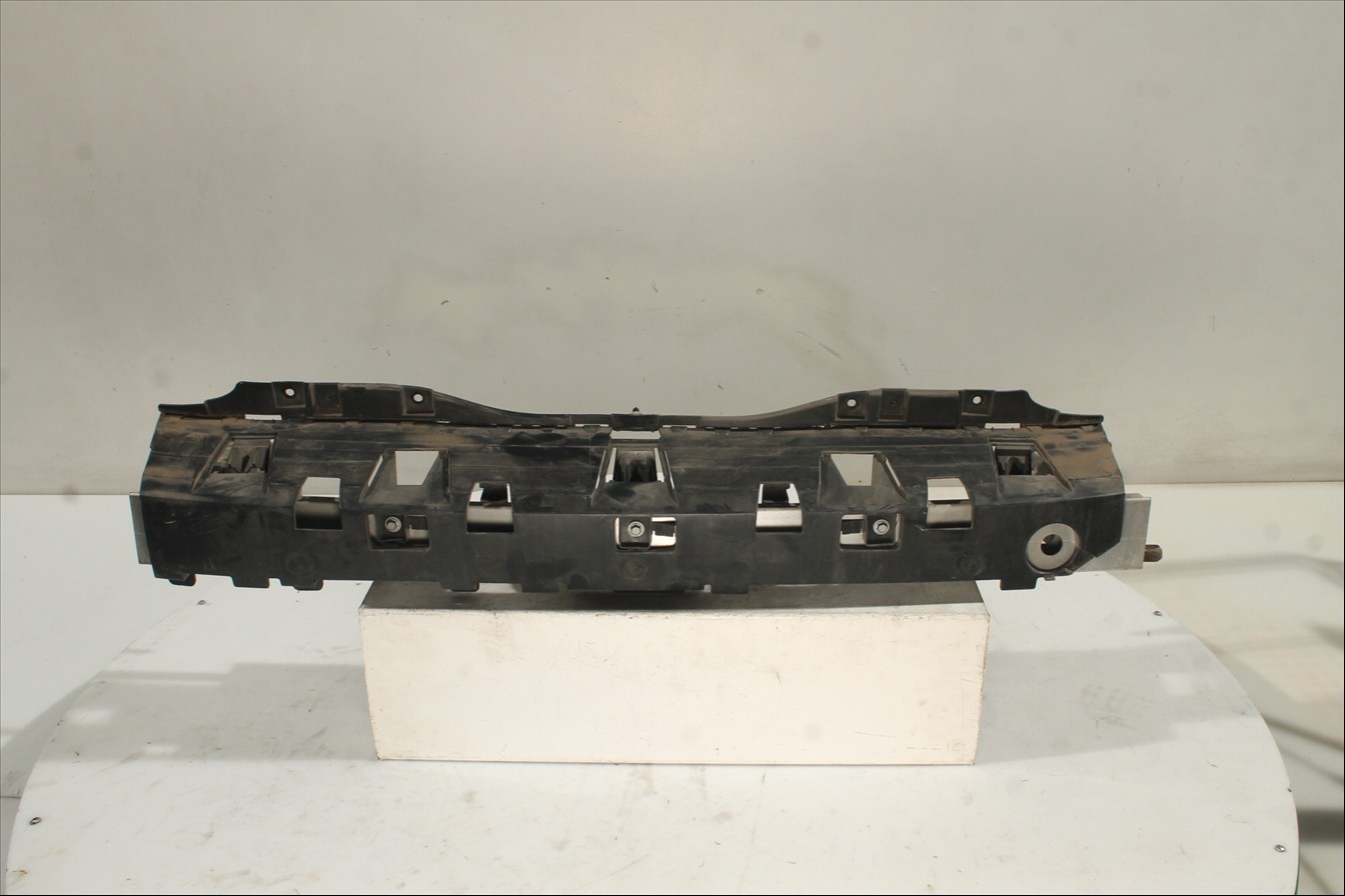 Traviesa paragolpes Tra.