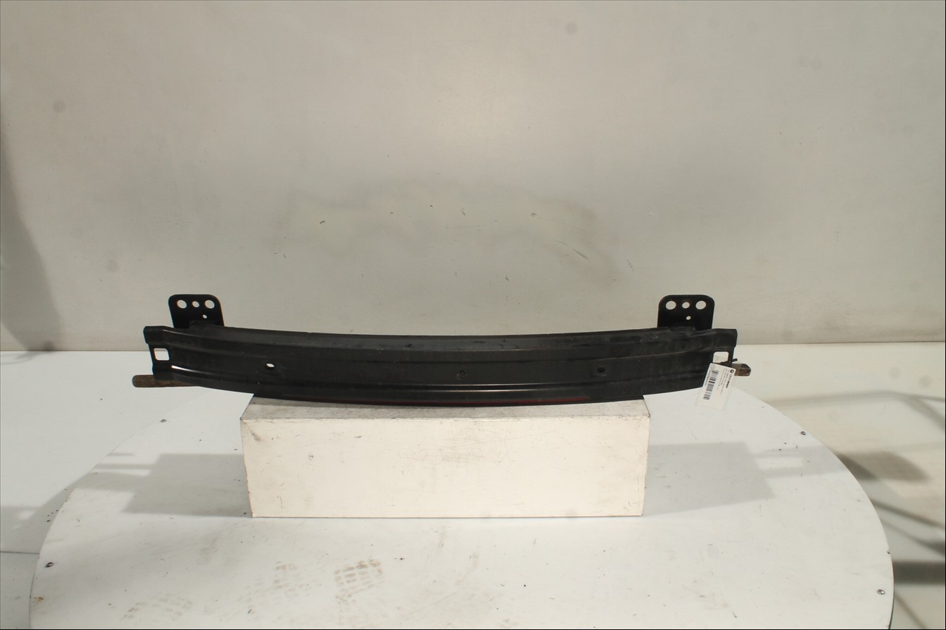 Traviesa paragolpes Del. Sup.