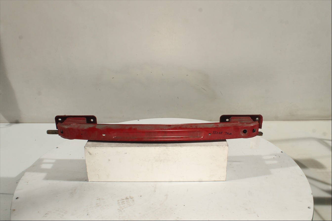 Traviesa paragolpes Tra.