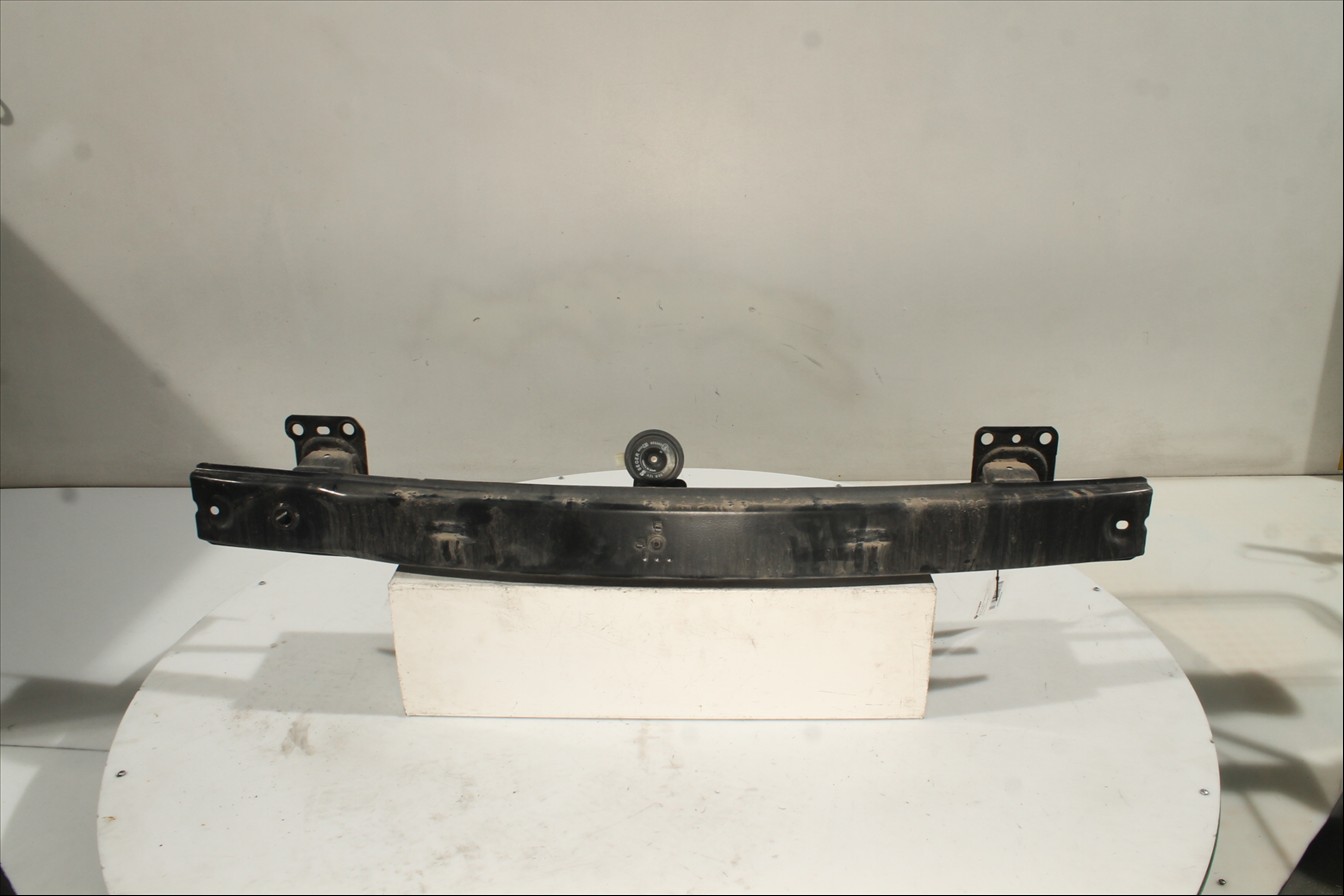 Traviesa paragolpes Del.