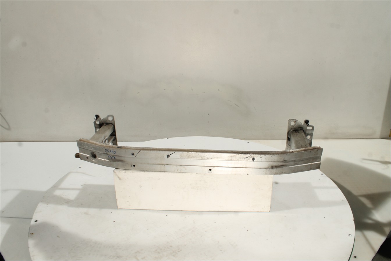 Traviesa paragolpes Del.