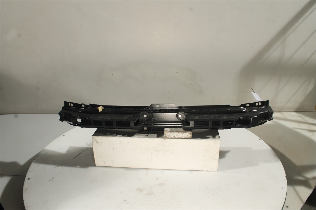 Traviesa paragolpes Del.