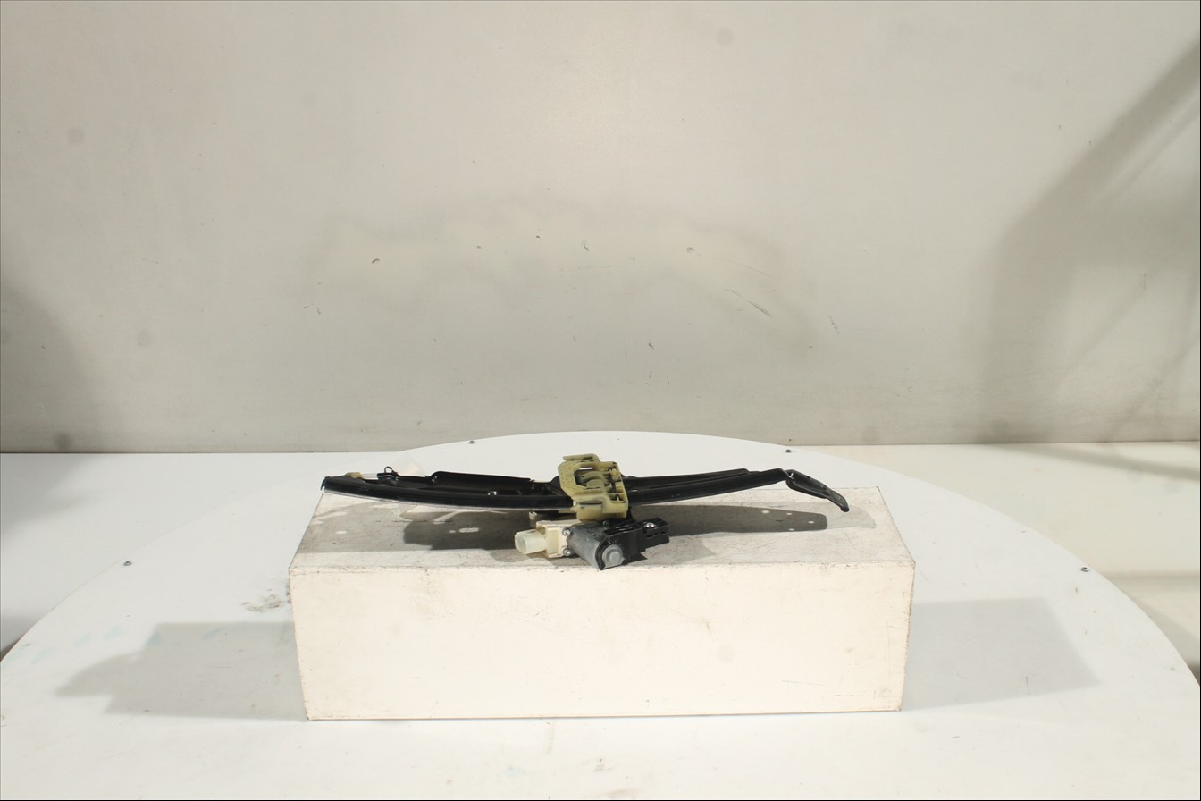 Elevalunas eléctrico puerta Tra. Izq.