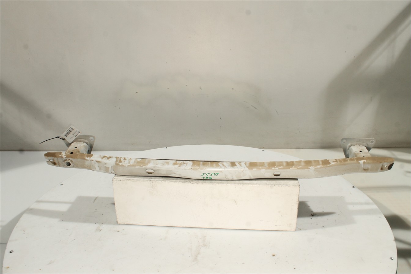 Traviesa paragolpes Tra.