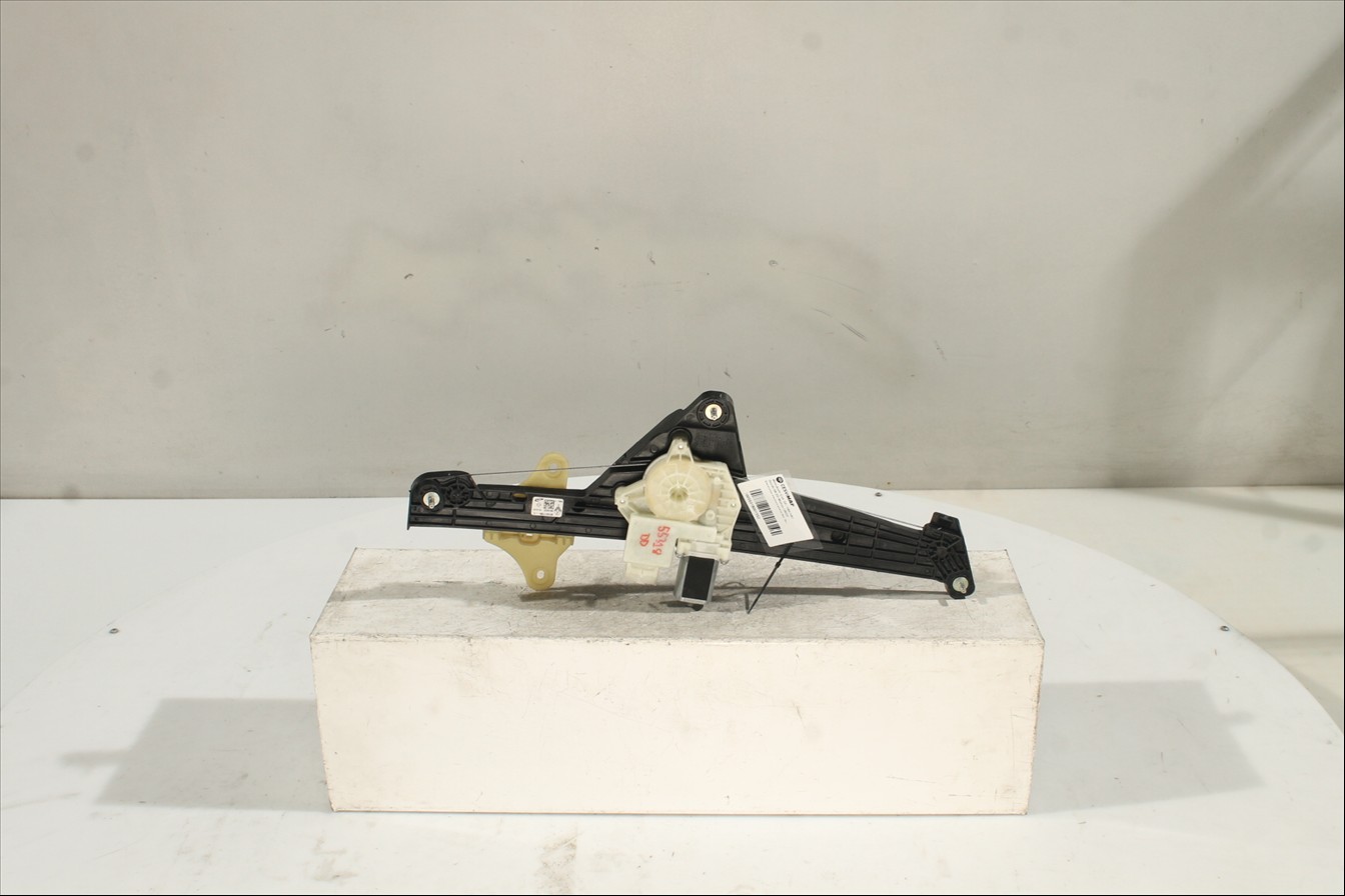 Elevalunas eléctrico puerta Del. Der.