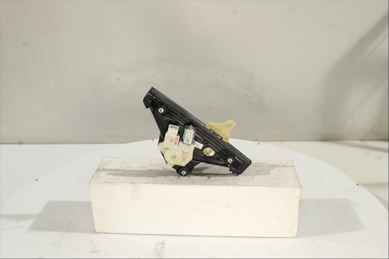 Elevalunas eléctrico puerta Tra. Izq.