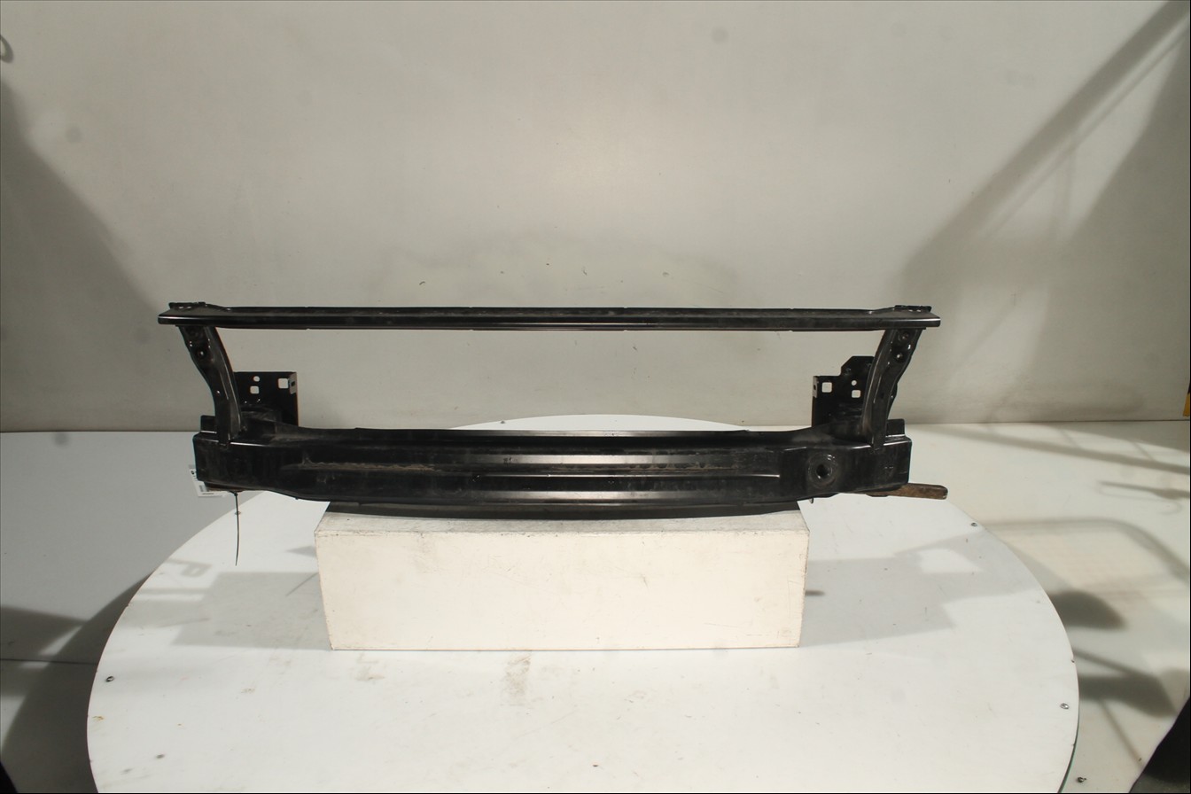 Traviesa paragolpes Del.