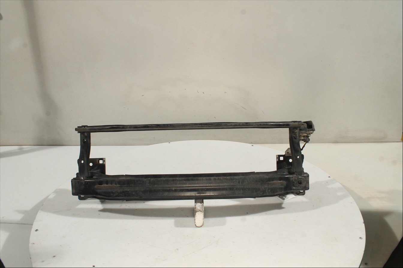 Traviesa paragolpes Del.