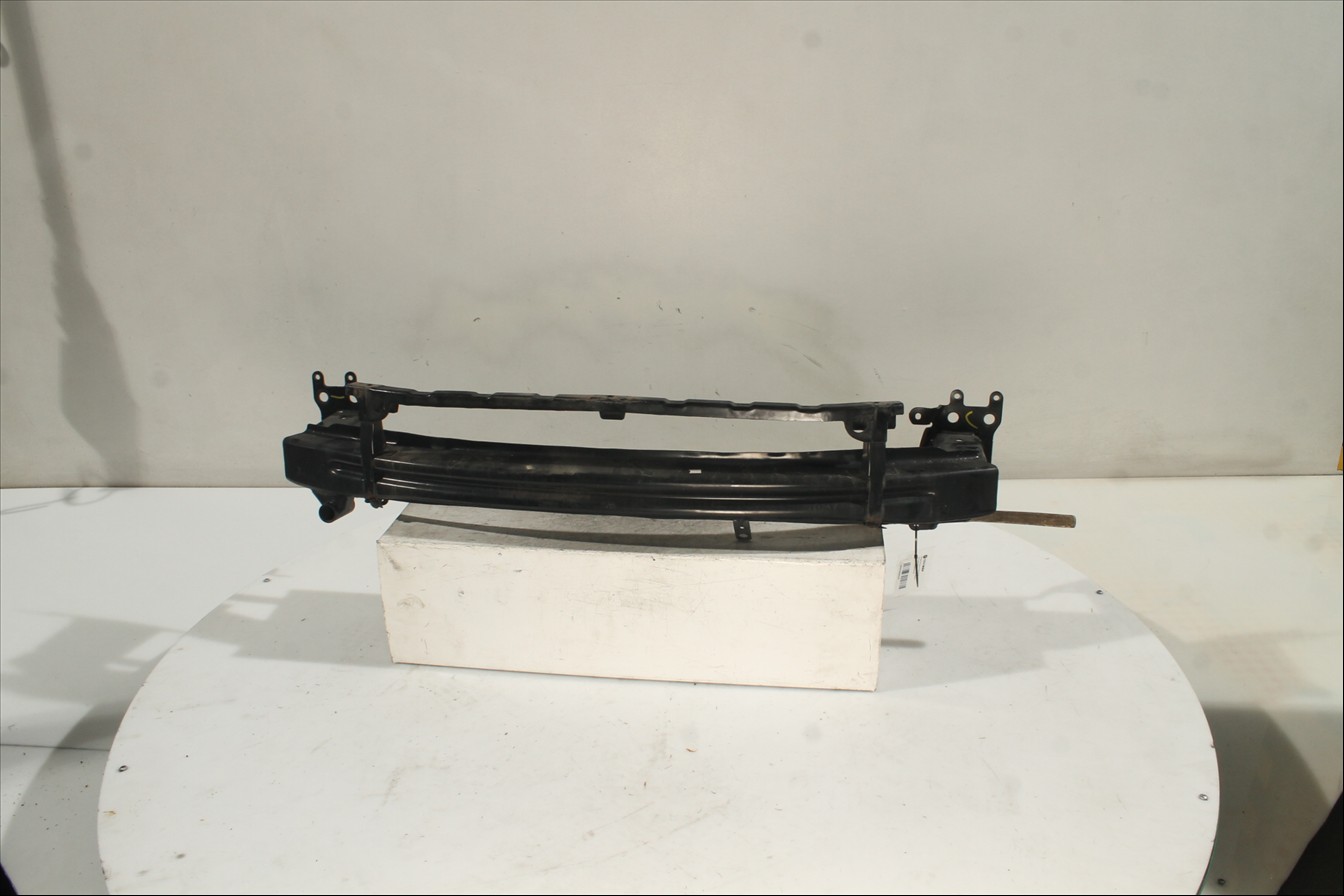 Traviesa paragolpes Del.