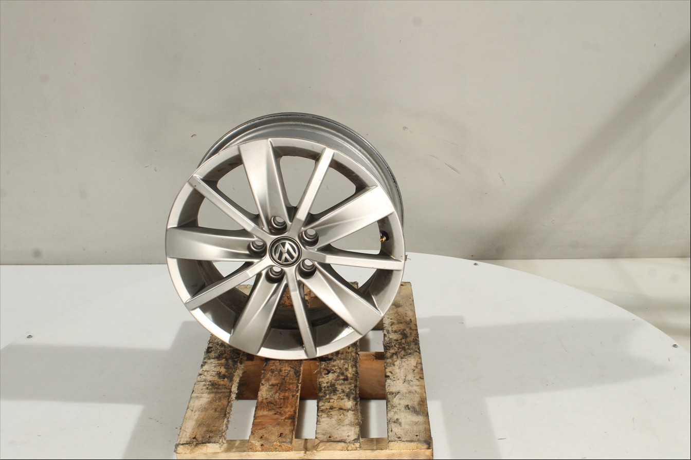 Llanta aluminio Tra. Izq.