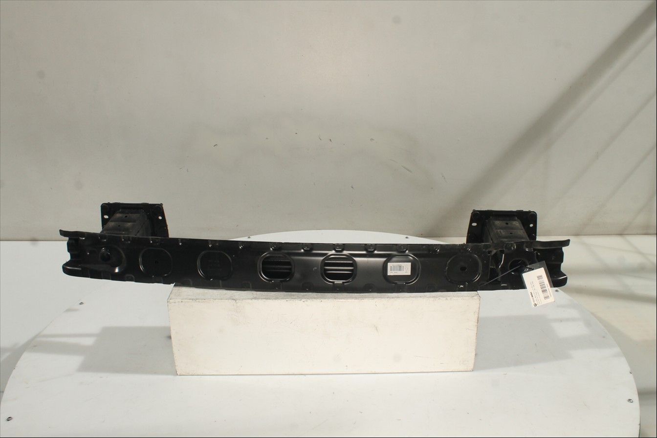 Traviesa paragolpes Tra.