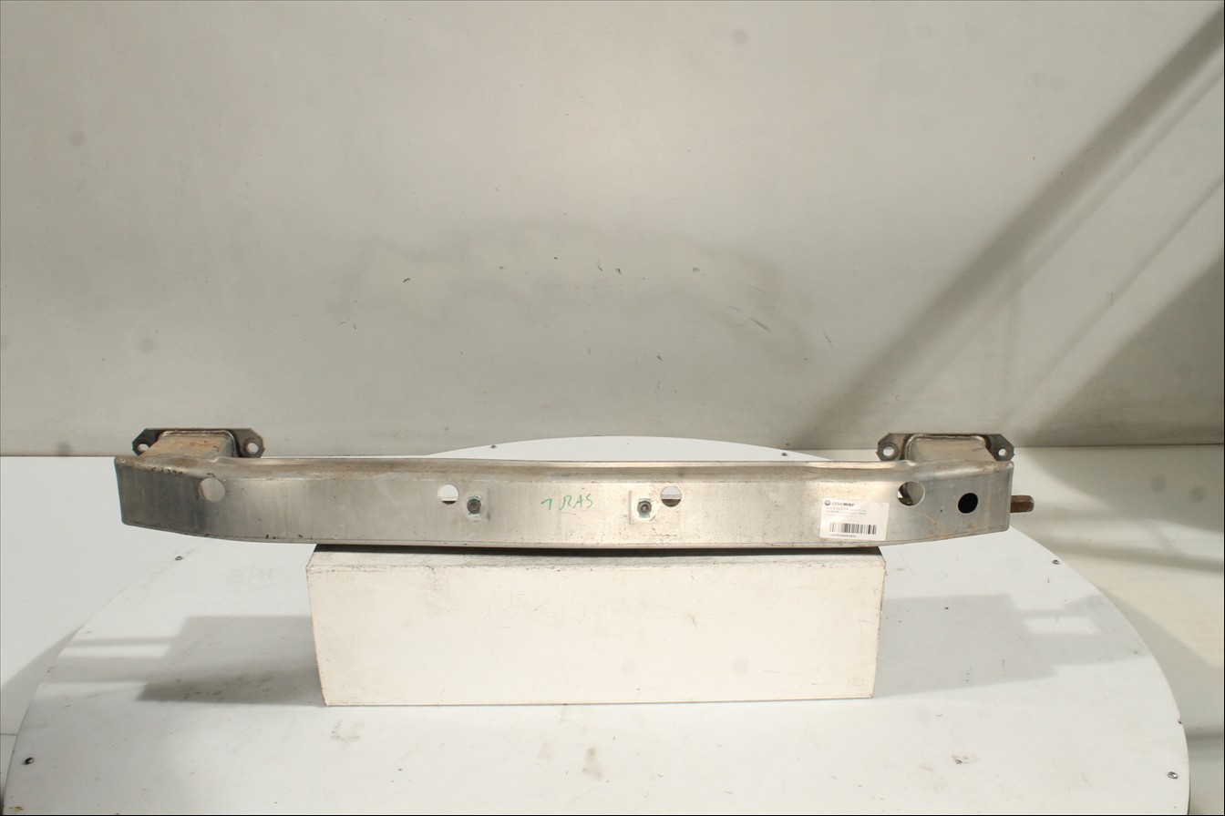 Traviesa paragolpes Tra.