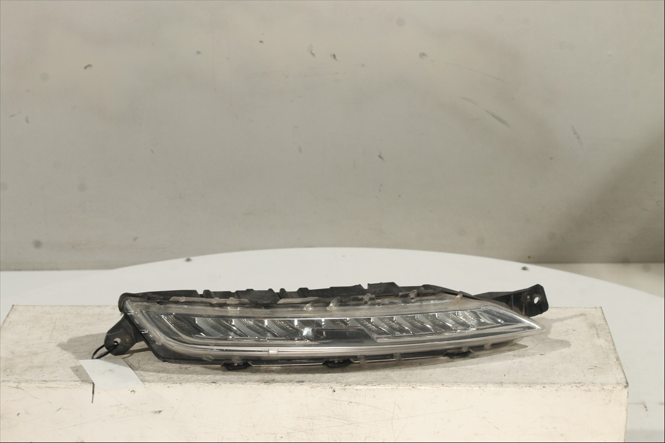 Piloto luz diurna Der.