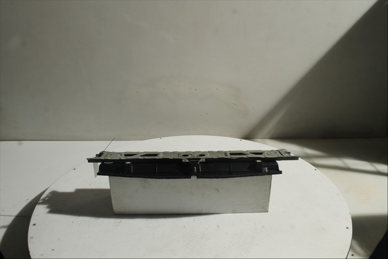 Traviesa sujección radiador