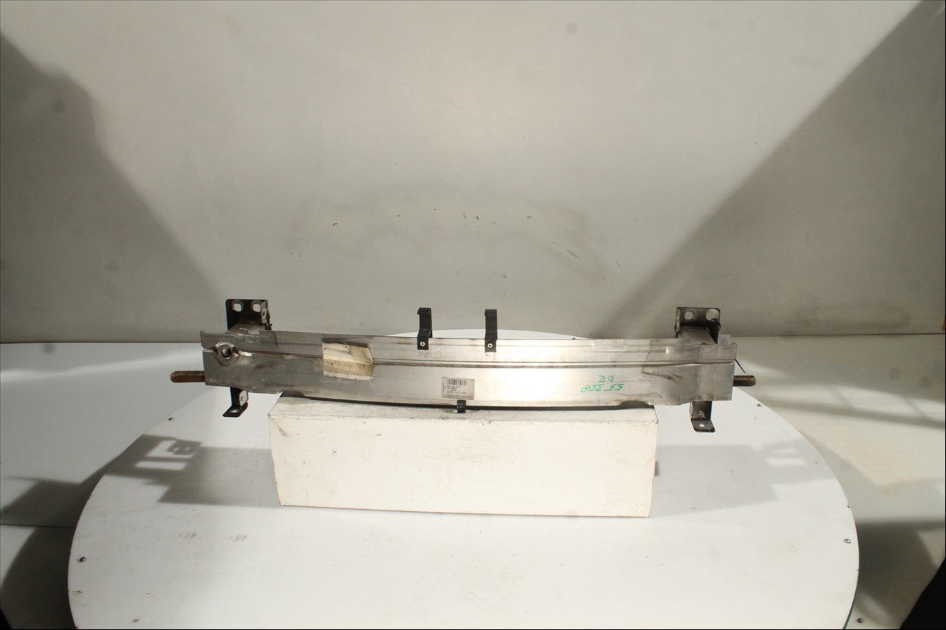 Traviesa paragolpes Del.