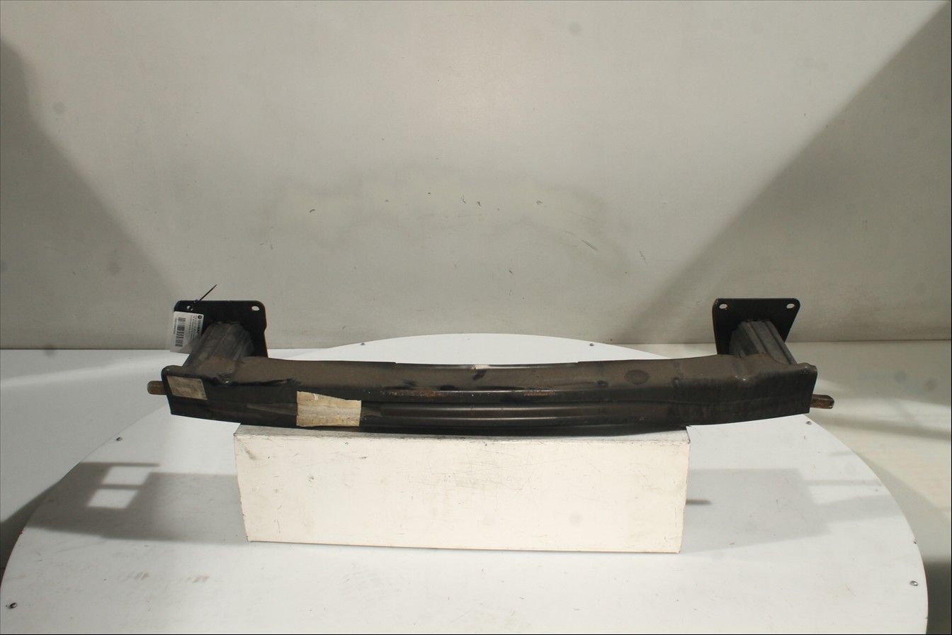 Traviesa paragolpes Tra.