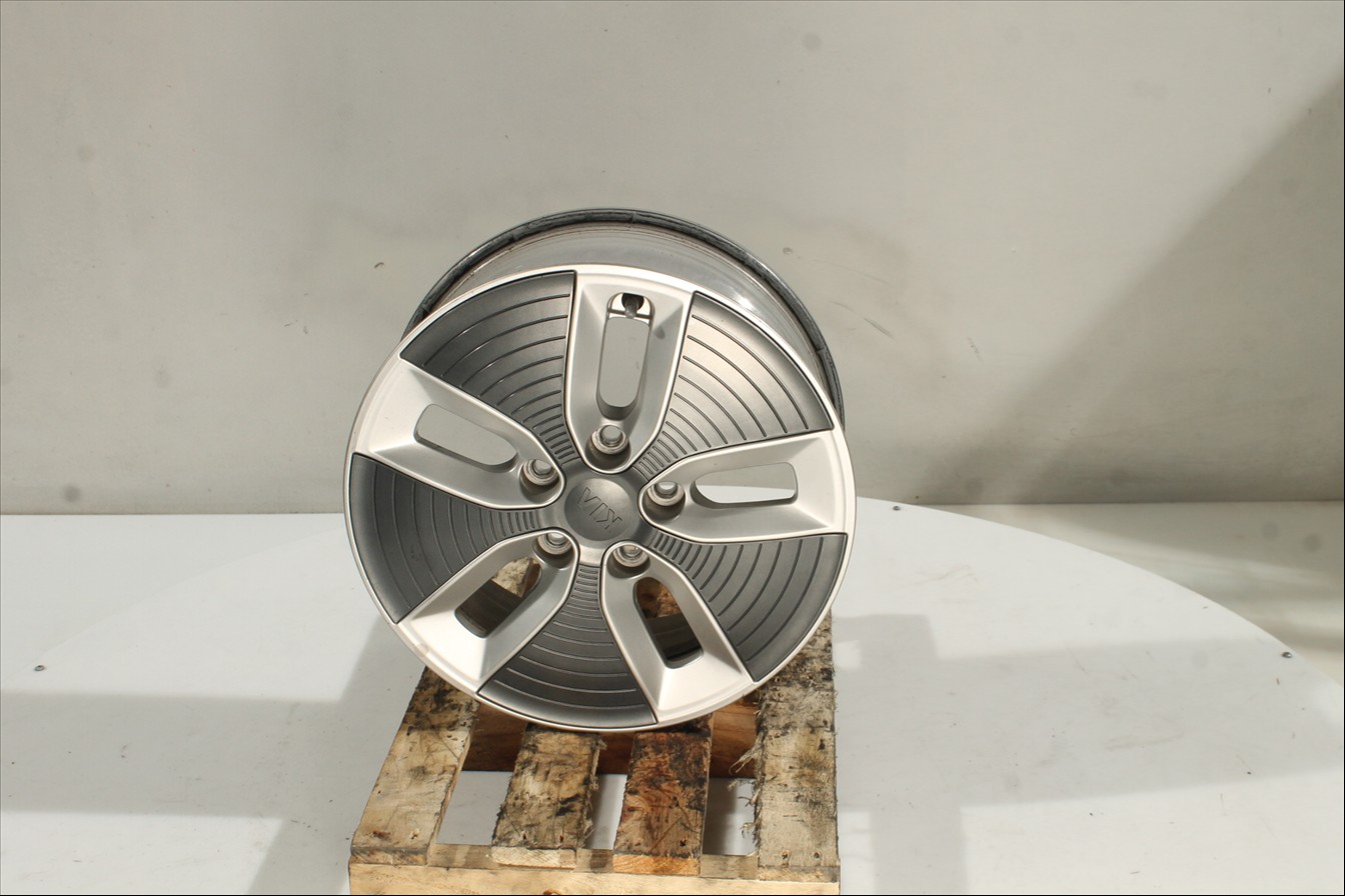 Llanta aluminio Tra. Der.