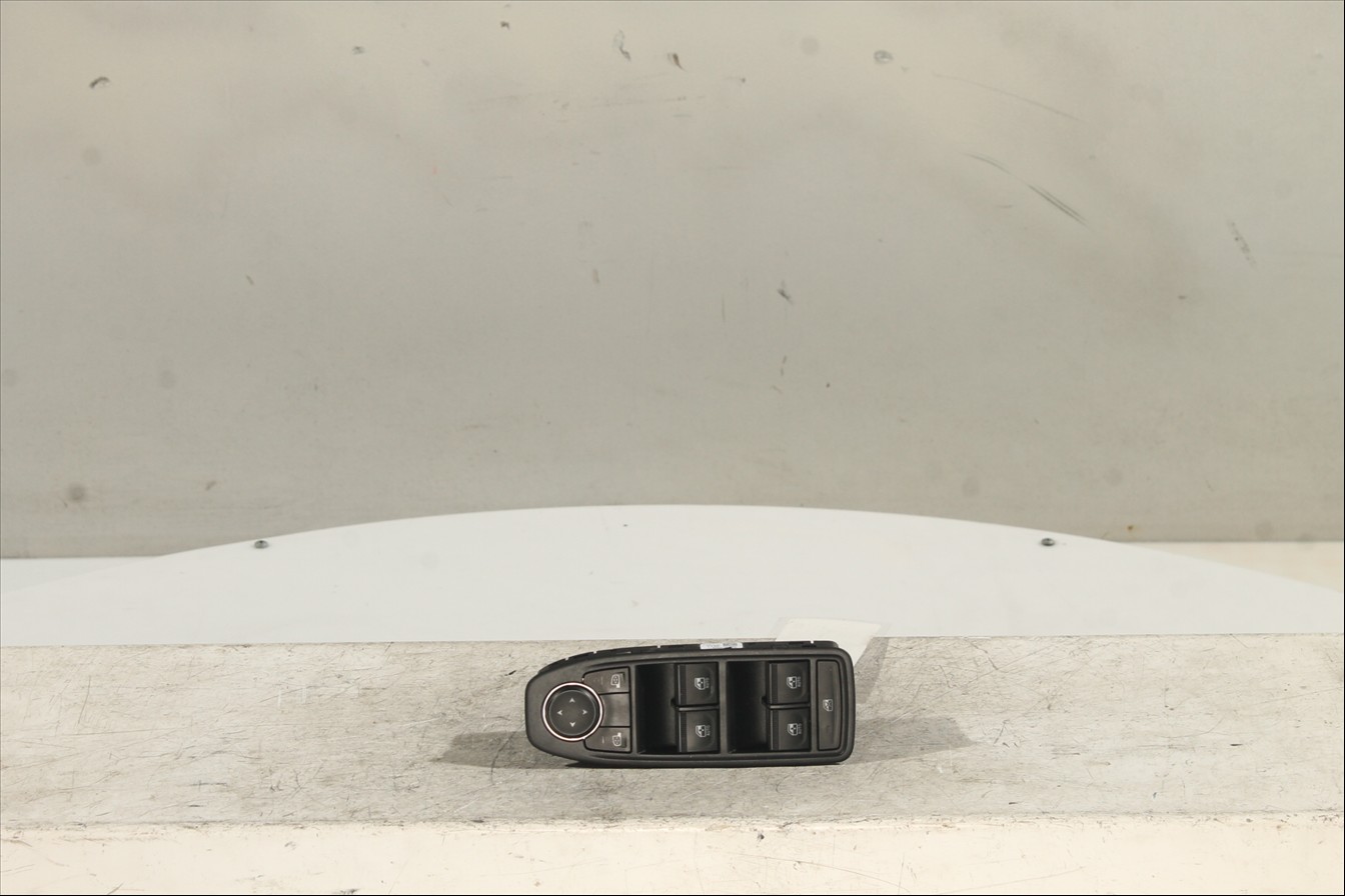 Interruptor elevalunas Del. Izq.