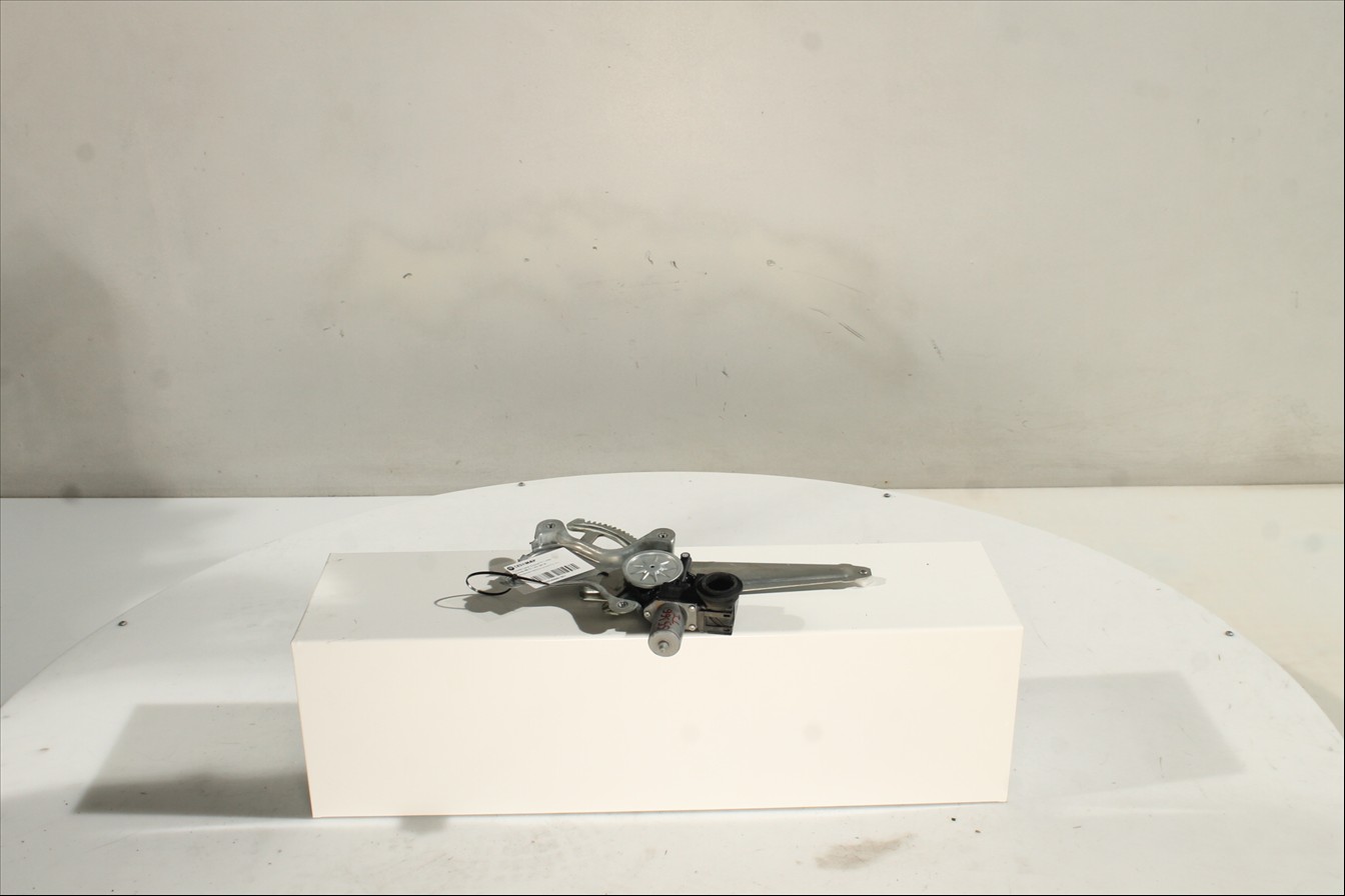 Elevalunas eléctrico puerta Tra. Izq.